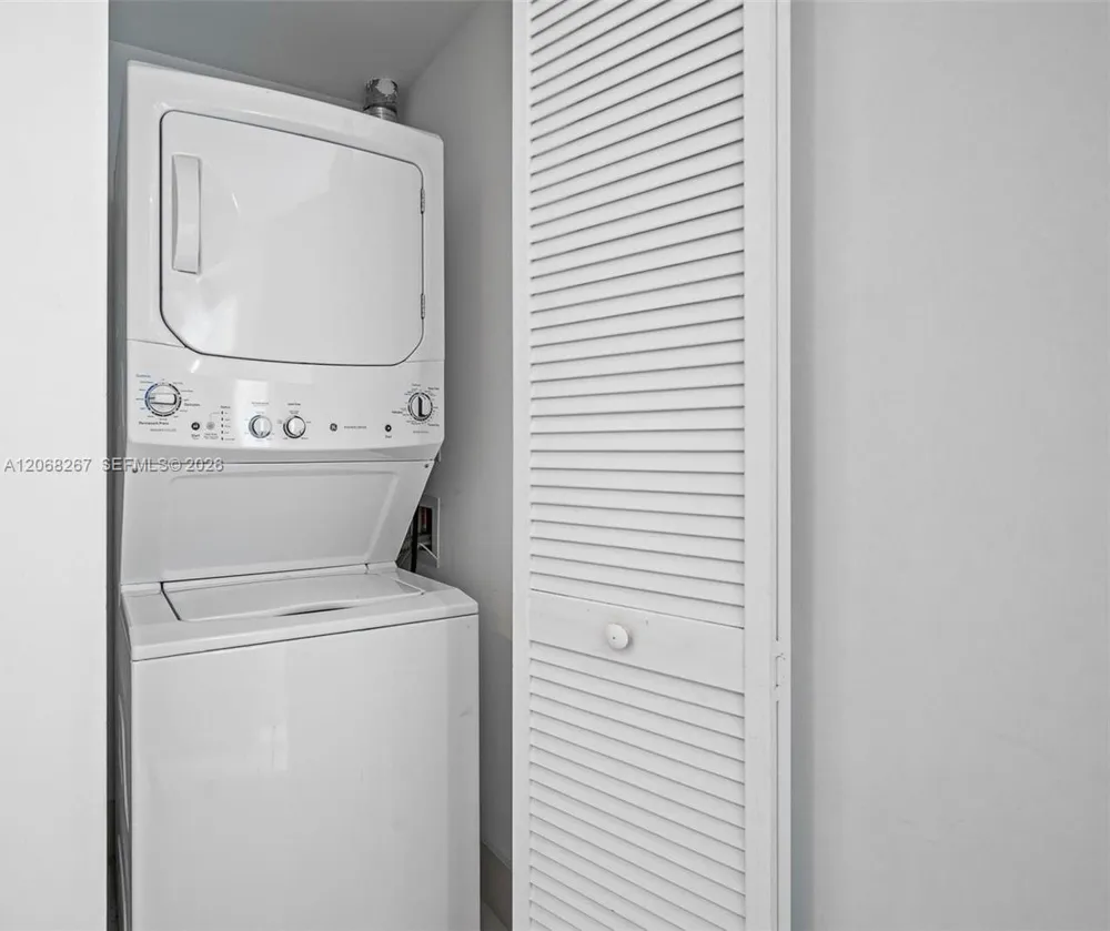 121 NE 34th St #3008 Miami, FL 33137