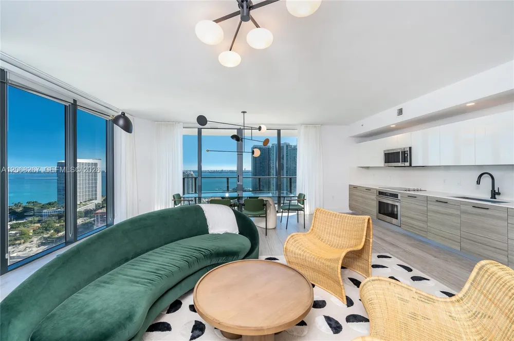121 NE 34th St #3008 Miami, FL 33137