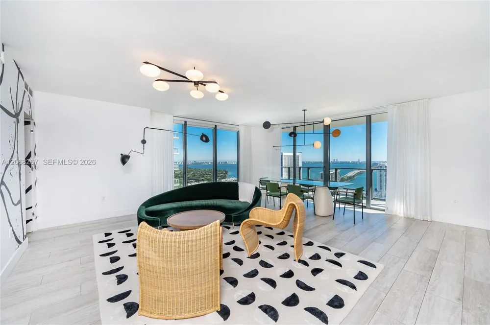 121 NE 34th St #3008 Miami, FL 33137