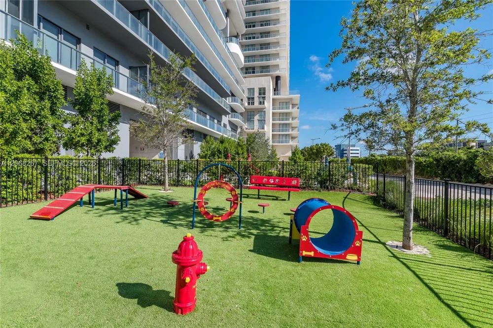 121 NE 34th St #3008 Miami, FL 33137