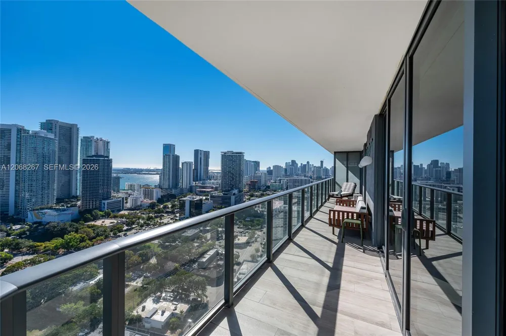 121 NE 34th St #3008 Miami, FL 33137