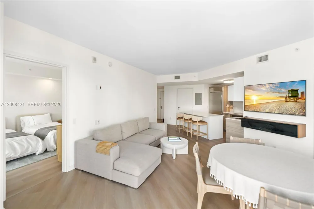 1300 Brickell Bay Dr #3501 Miami, FL 33131