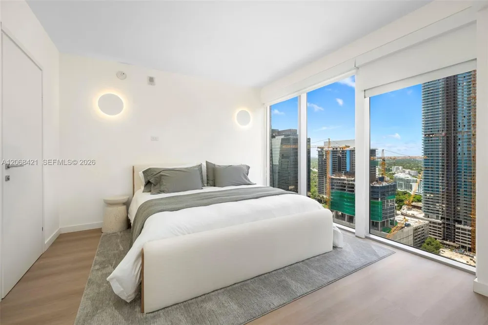 1300 Brickell Bay Dr #3501 Miami, FL 33131