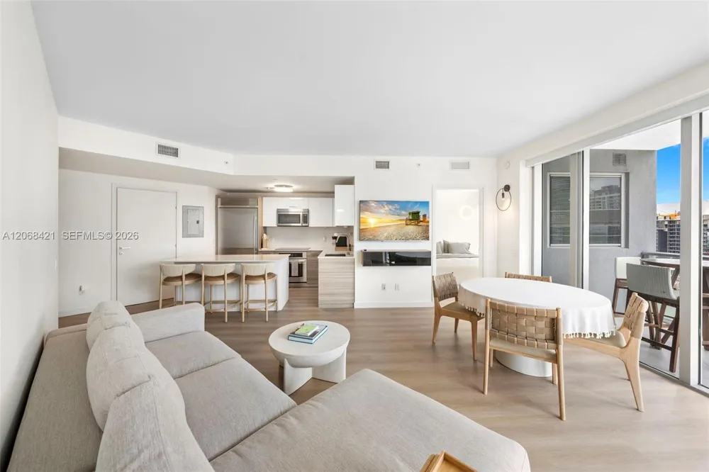 1300 Brickell Bay Dr #3501 Miami, FL 33131