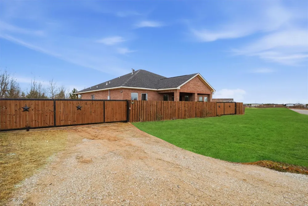 2060 Road 5704 Cleveland, TX 77327