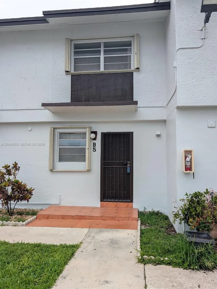 21 SW 109th Ave #B5 Sweetwater, FL 33174
