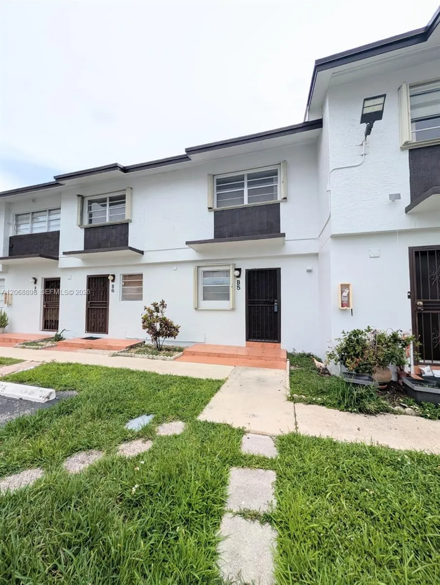21 SW 109th Ave #B5 Sweetwater, FL 33174