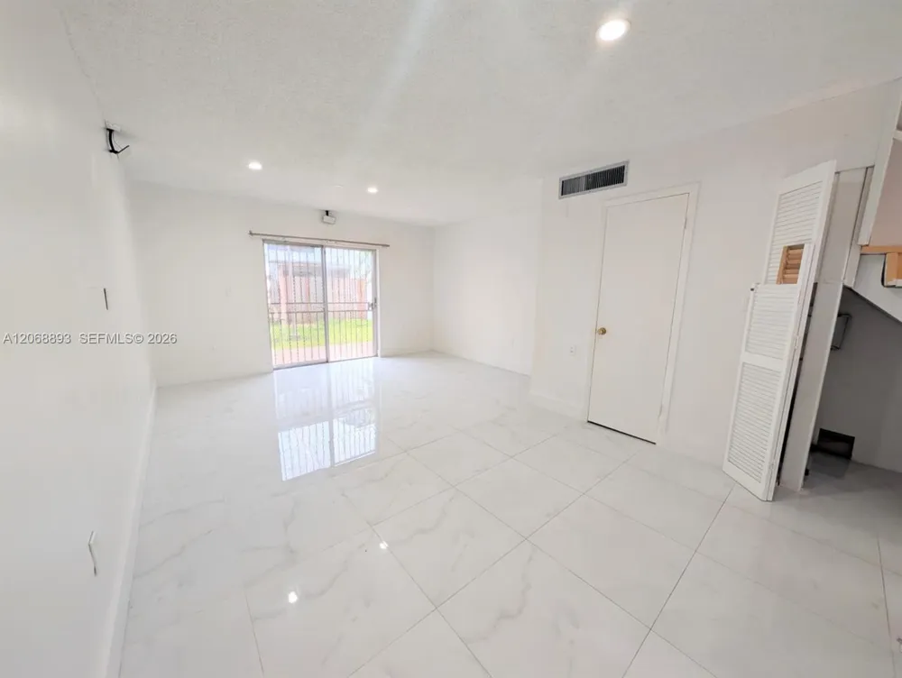 21 SW 109th Ave #B5 Sweetwater, FL 33174