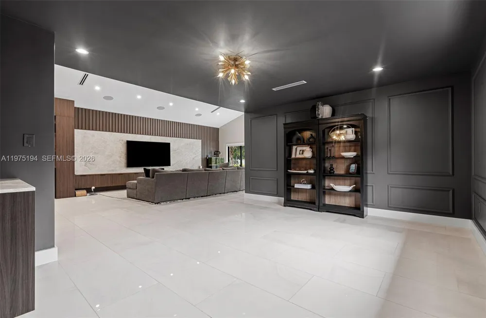 14412 Rosewood Rd Miami Lakes, FL 33014