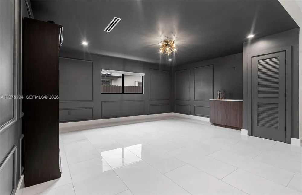 14412 Rosewood Rd Miami Lakes, FL 33014