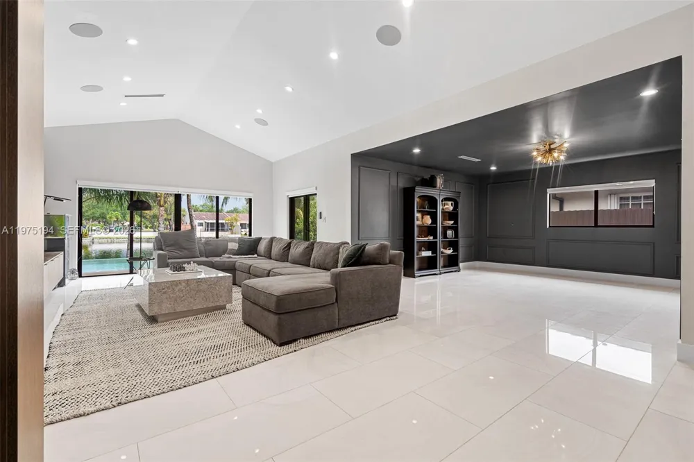 14412 Rosewood Rd Miami Lakes, FL 33014