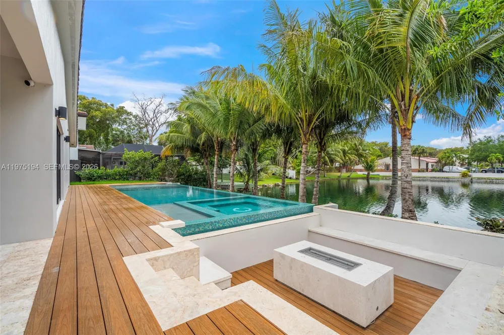 14412 Rosewood Rd Miami Lakes, FL 33014