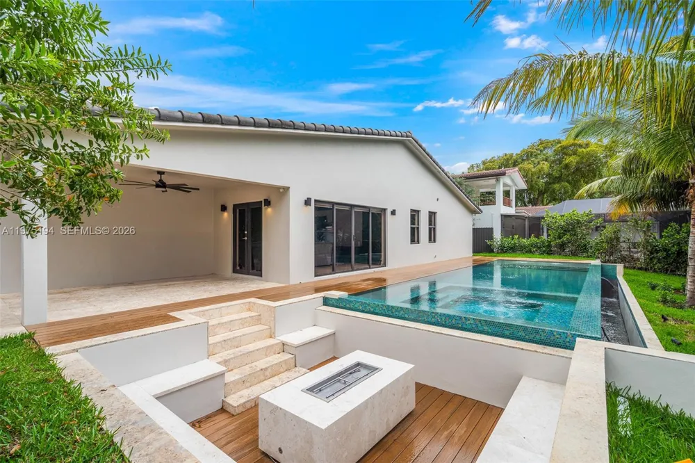 14412 Rosewood Rd Miami Lakes, FL 33014