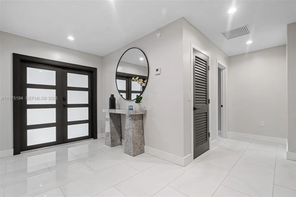 14412 Rosewood Rd Miami Lakes, FL 33014