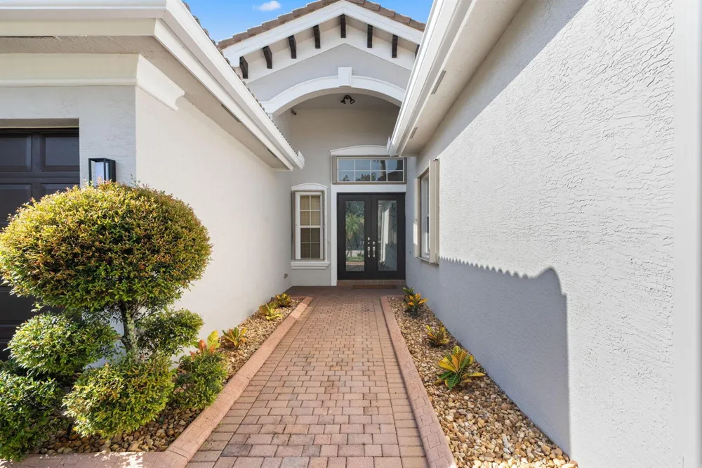 8844 STARHAVEN Cove Boynton Beach, FL 33473