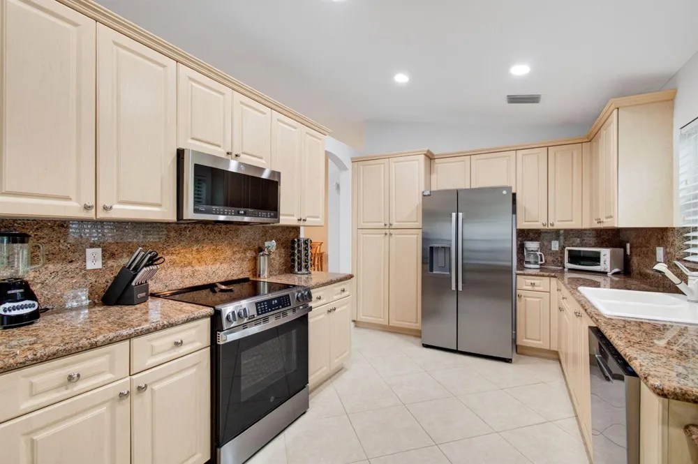 9895 TALLYRAND DRIVE Lake Worth, FL 33467