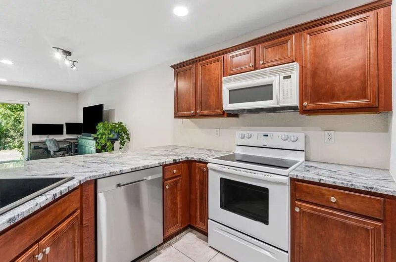 2764 SE Birmingham Drive Stuart, FL 34994