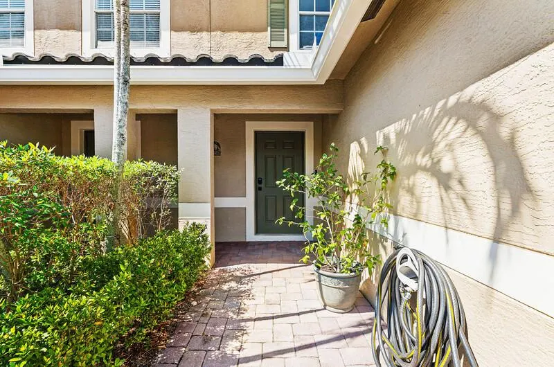 2764 SE Birmingham Drive Stuart, FL 34994