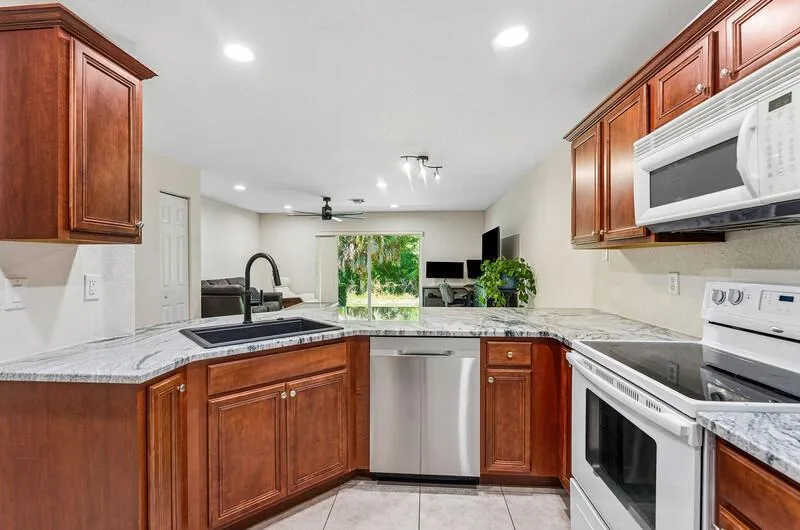 2764 SE Birmingham Drive Stuart, FL 34994