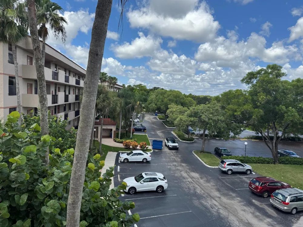 2766 S CARAMBOLA CIRCLE S #406 Coconut Creek, FL 33066