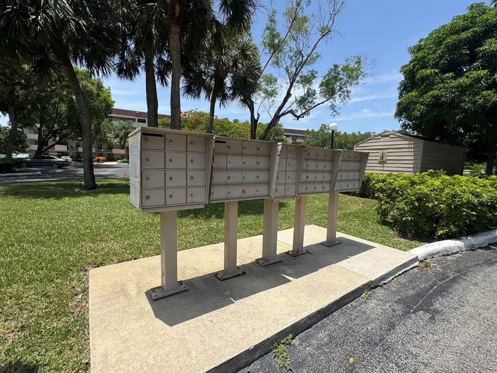 2766 S CARAMBOLA CIRCLE S #406 Coconut Creek, FL 33066
