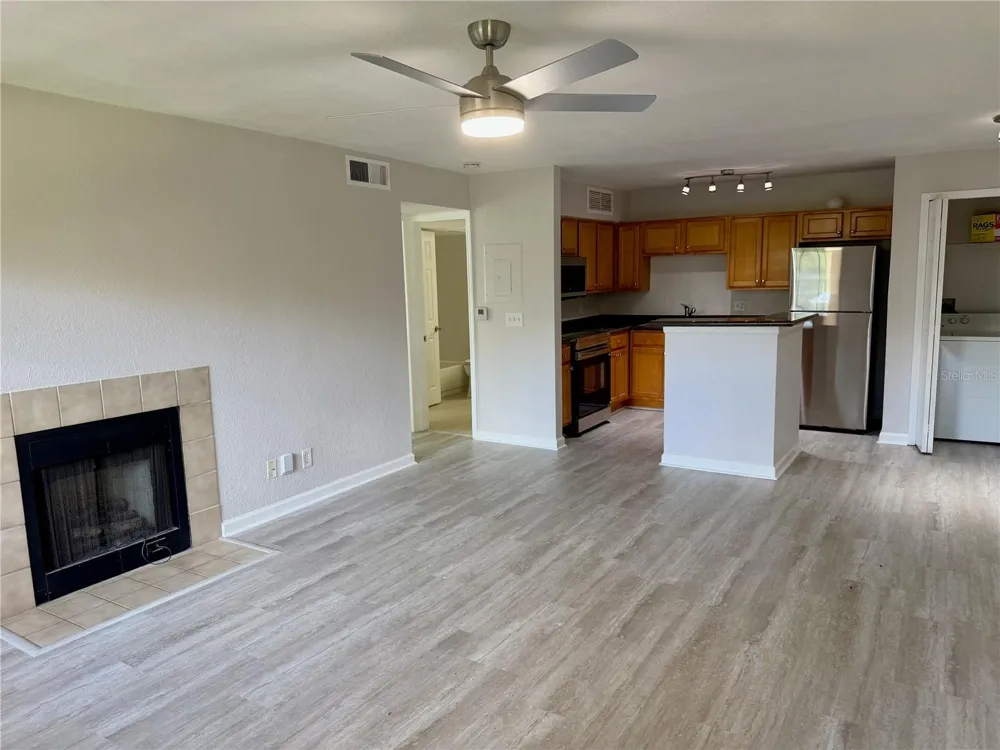 375 LAKE ONTARIO COURT #203 Altamonte Springs, FL 32701