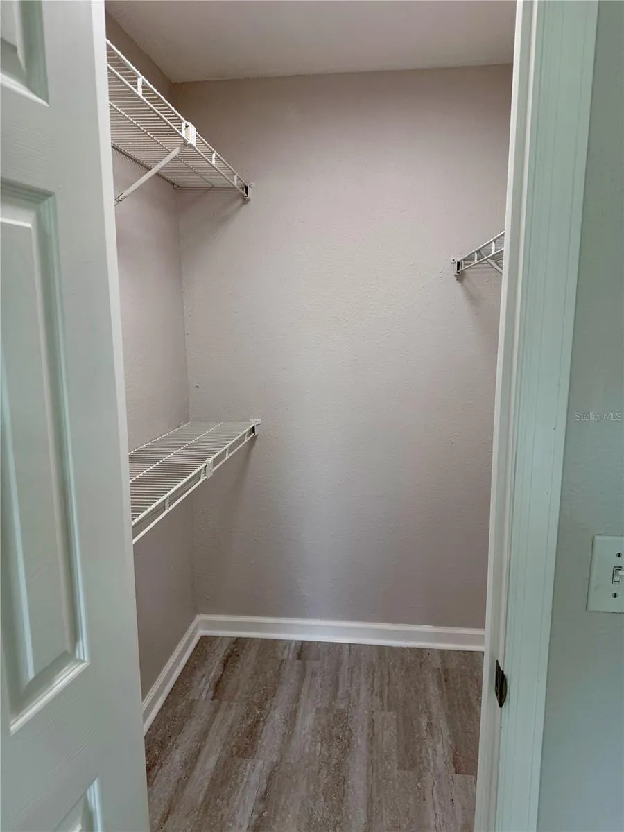 375 LAKE ONTARIO COURT #203 Altamonte Springs, FL 32701