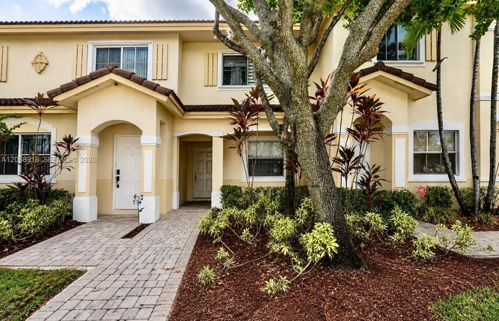 2517 SW 83rd Ter #105 Miramar, FL 33025