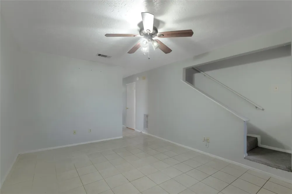 2521 Crosstimbers Street #B1 Huntsville, TX 77320