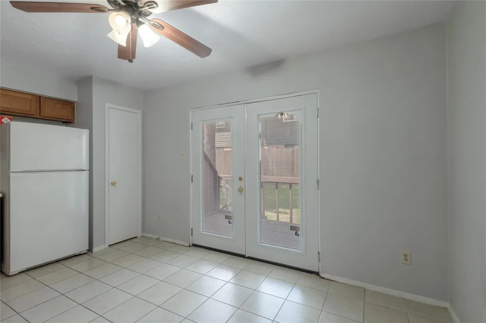 2521 Crosstimbers Street #B1 Huntsville, TX 77320