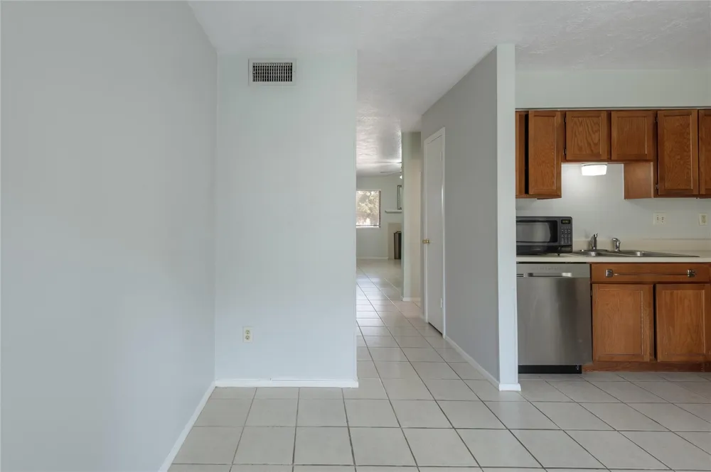 2521 Crosstimbers Street #B1 Huntsville, TX 77320