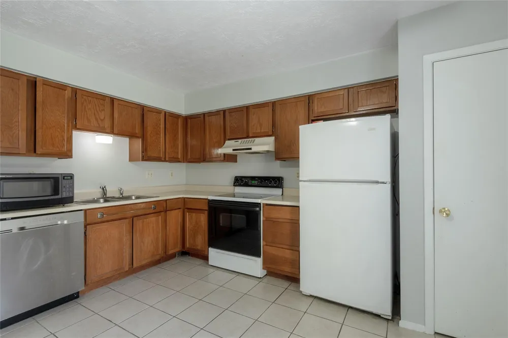 2521 Crosstimbers Street #B1 Huntsville, TX 77320