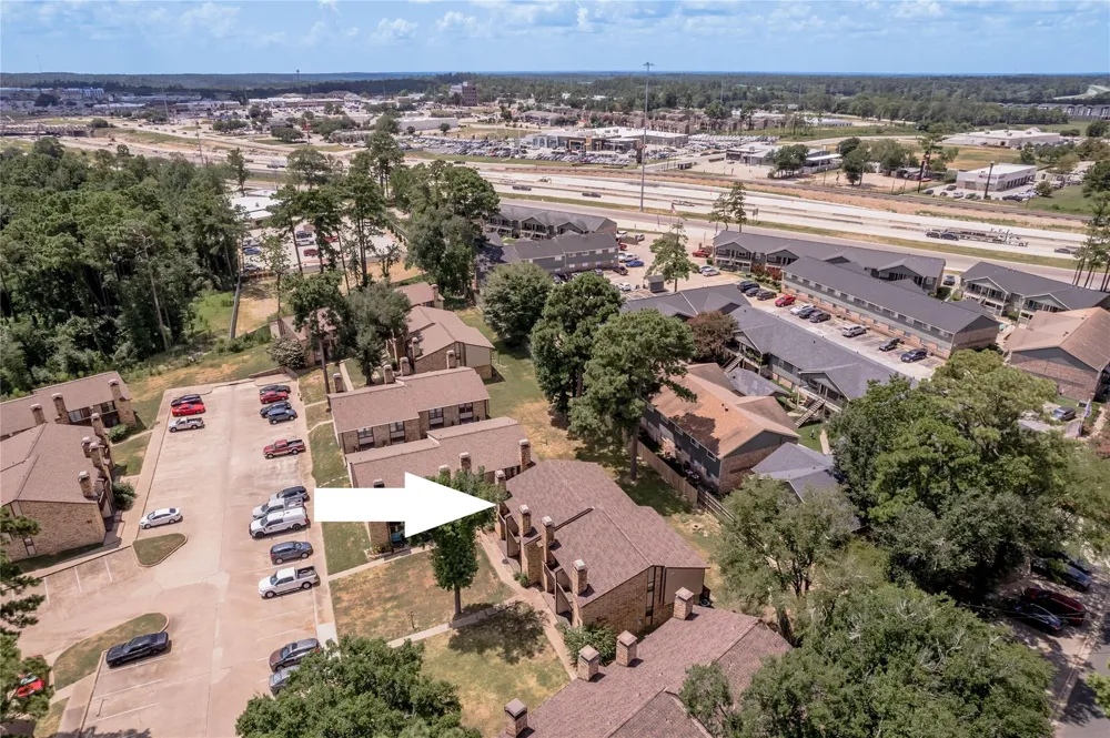 2521 Crosstimbers Street #B1 Huntsville, TX 77320