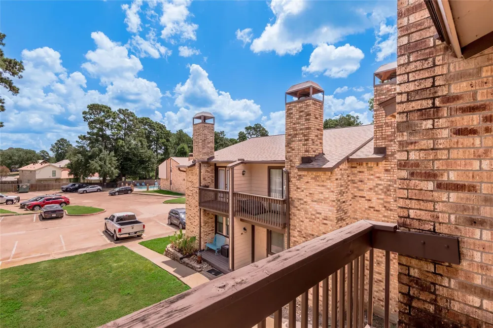 2521 Crosstimbers Street #B1 Huntsville, TX 77320