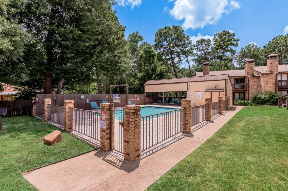 2521 Crosstimbers Street #B1 Huntsville, TX 77320