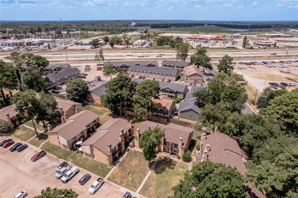 2521 Crosstimbers Street #B1 Huntsville, TX 77320