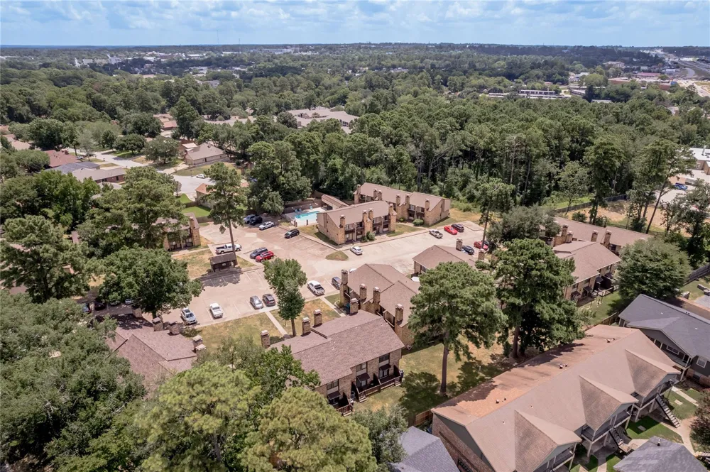 2521 Crosstimbers Street #B1 Huntsville, TX 77320