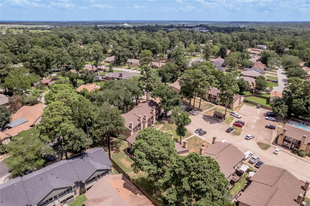 2521 Crosstimbers Street #B1 Huntsville, TX 77320