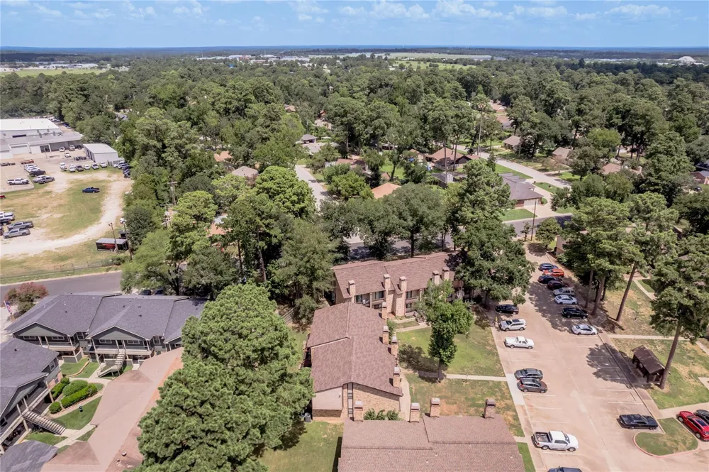 2521 Crosstimbers Street #B1 Huntsville, TX 77320