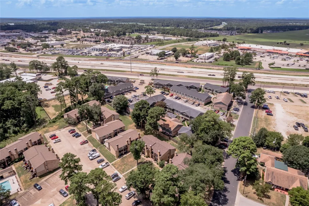 2521 Crosstimbers Street #B1 Huntsville, TX 77320