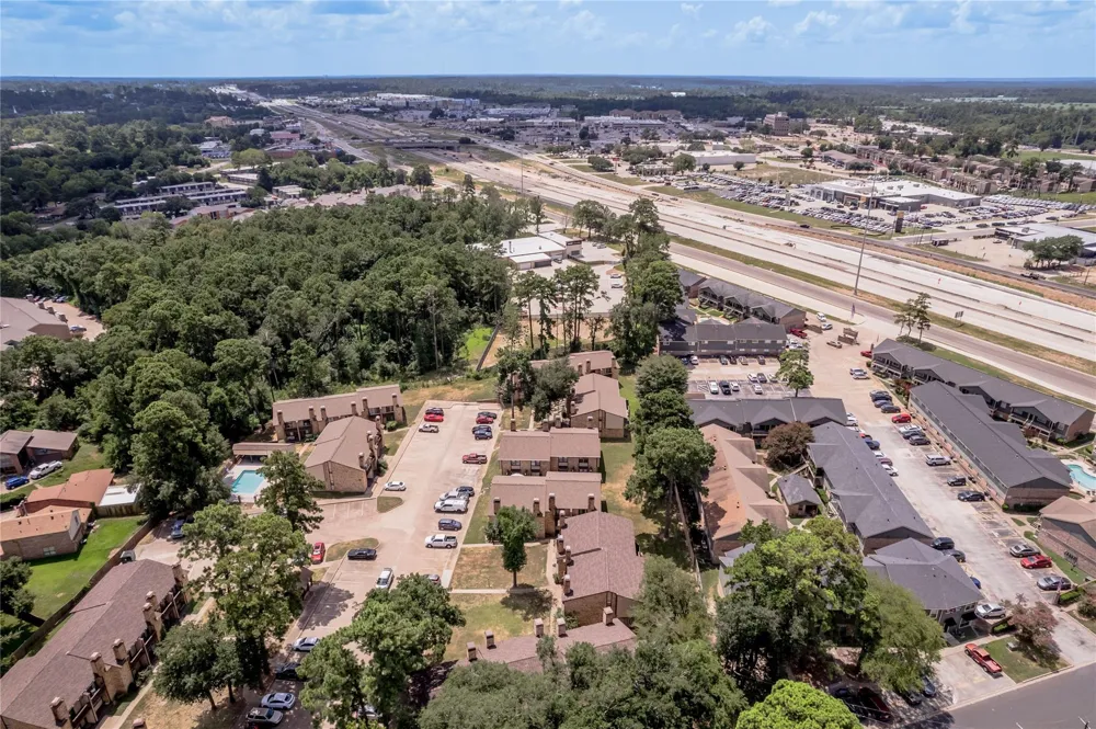 2521 Crosstimbers Street #B1 Huntsville, TX 77320