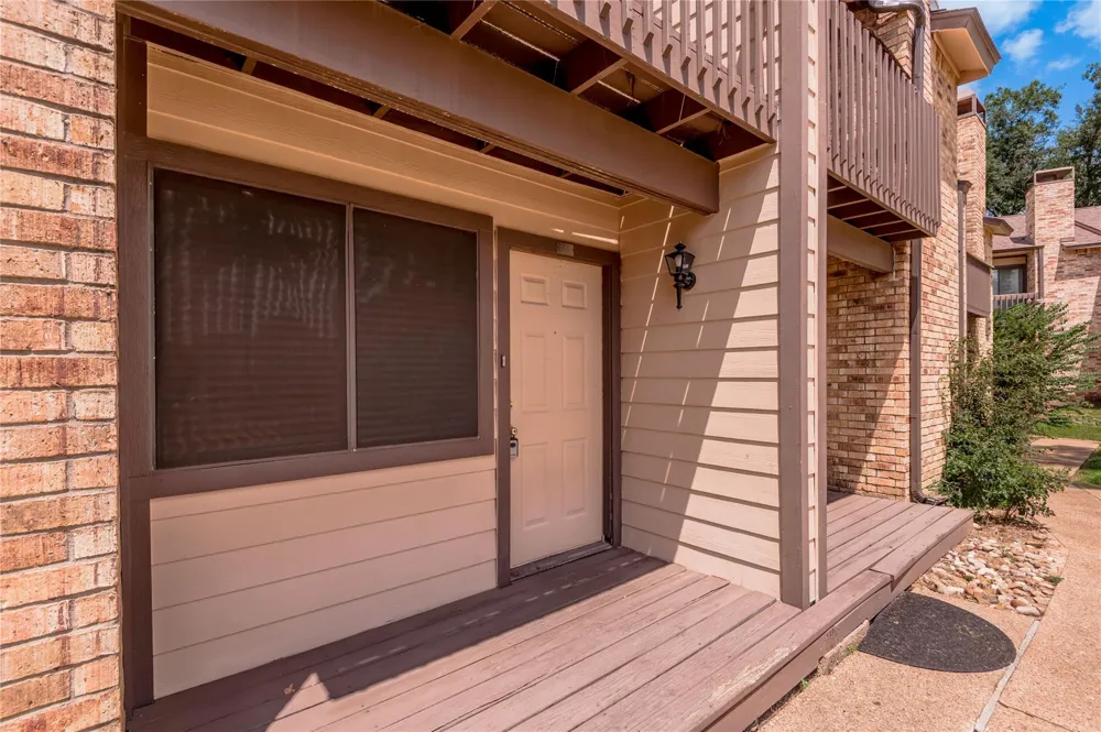 2521 Crosstimbers Street #B1 Huntsville, TX 77320