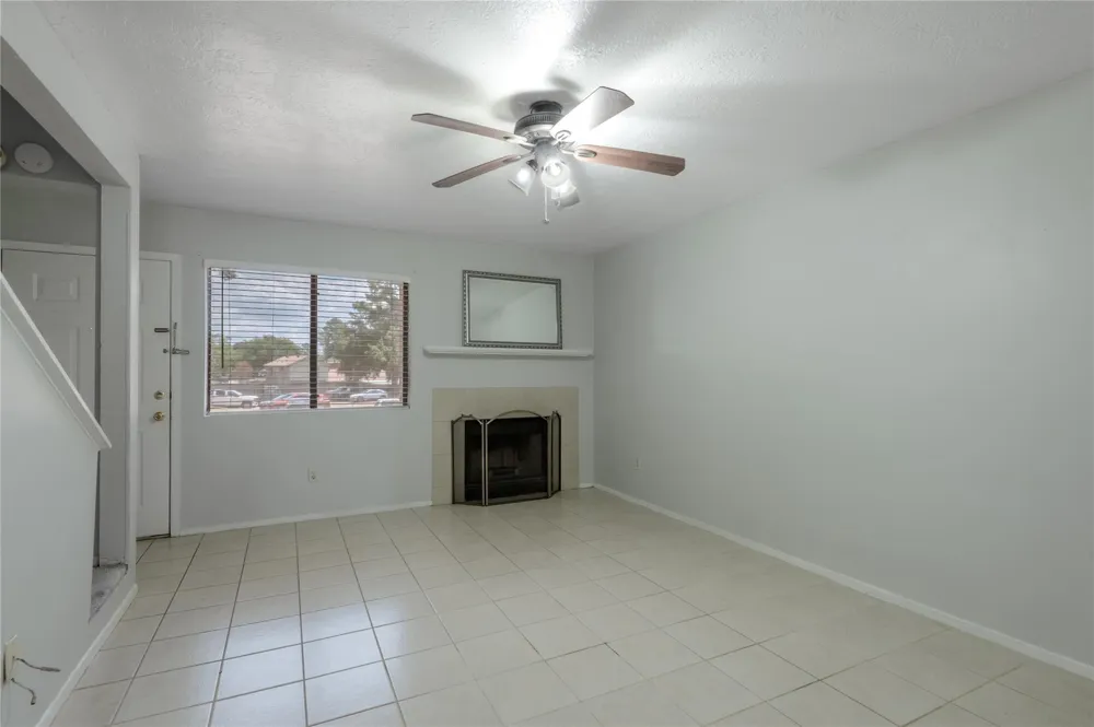 2521 Crosstimbers Street #B1 Huntsville, TX 77320