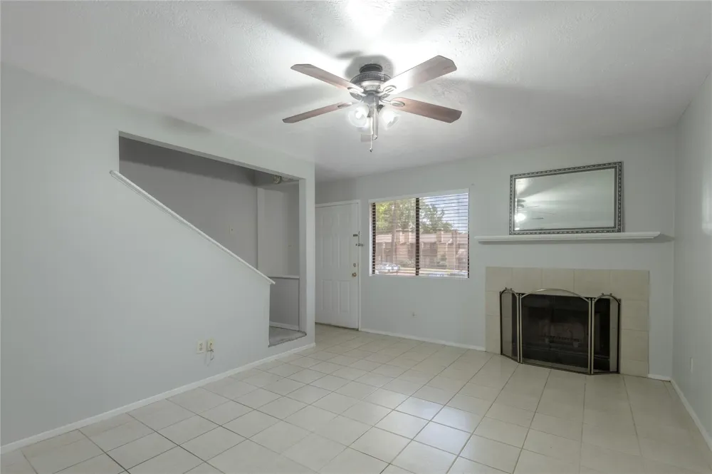 2521 Crosstimbers Street #B1 Huntsville, TX 77320