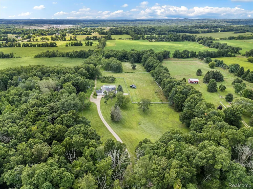 2273 Delano Road Oxford Charter Township, MI 48371
