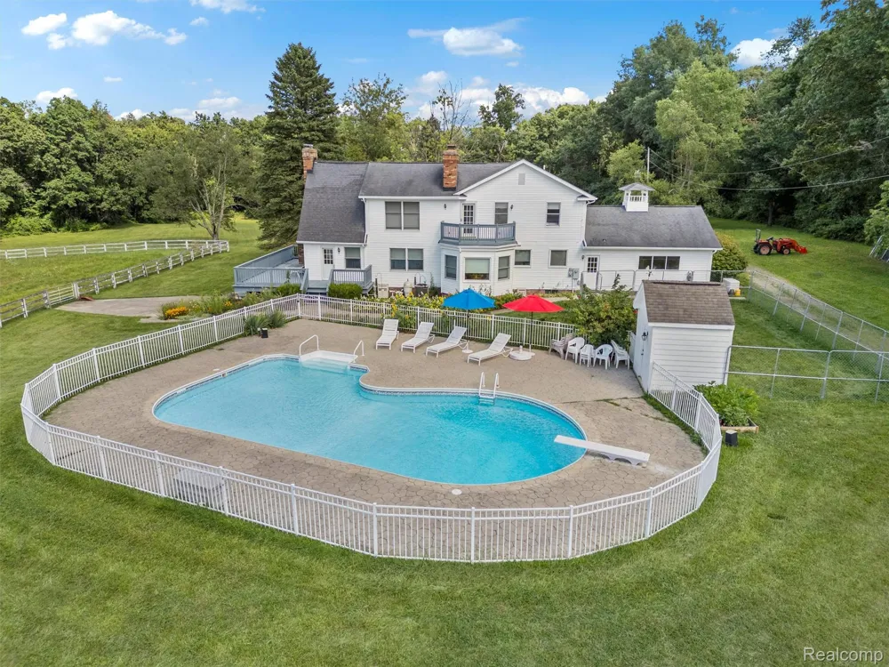 2273 Delano Road Oxford Charter Township, MI 48371