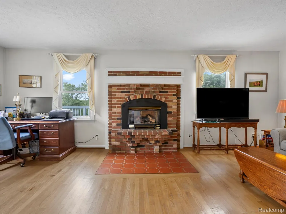 2273 Delano Road Oxford Charter Township, MI 48371