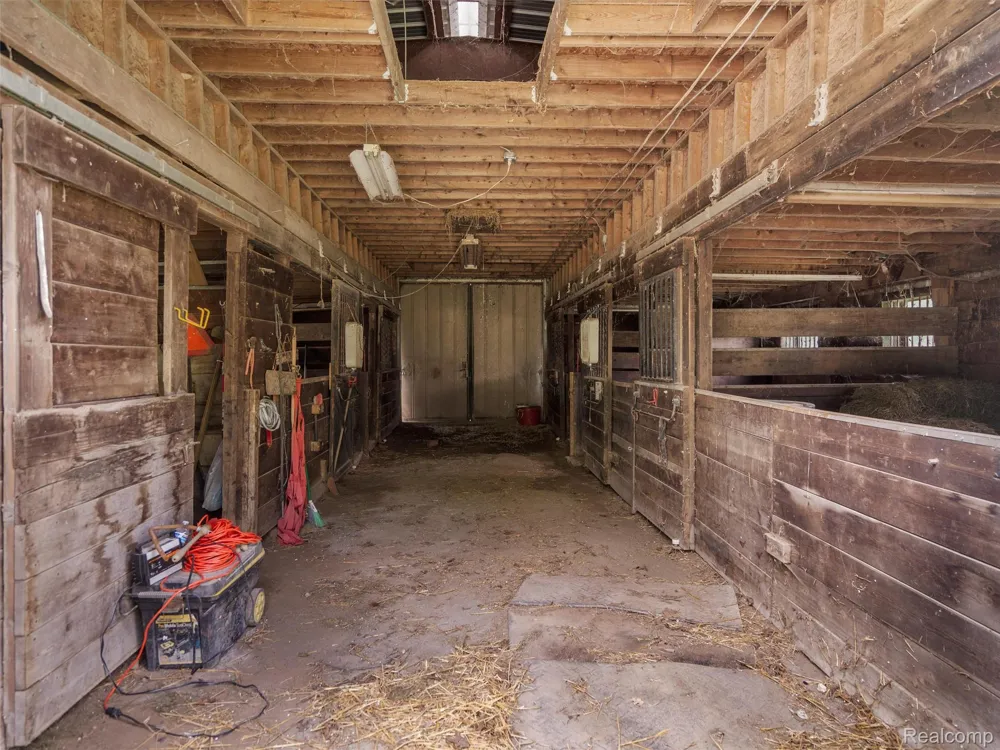 2273 Delano Road Oxford Charter Township, MI 48371