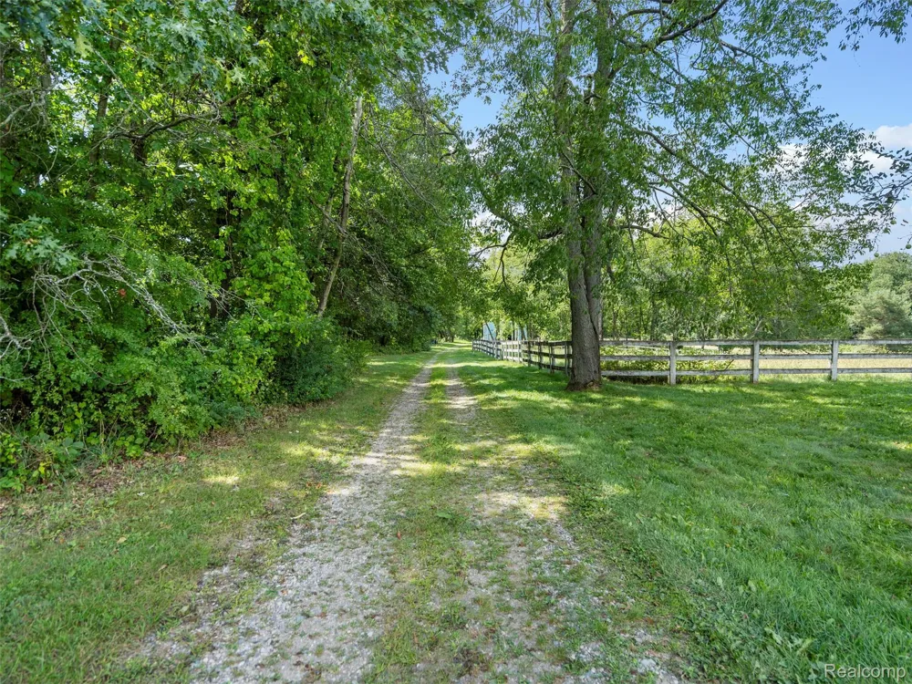 2273 Delano Road Oxford Charter Township, MI 48371