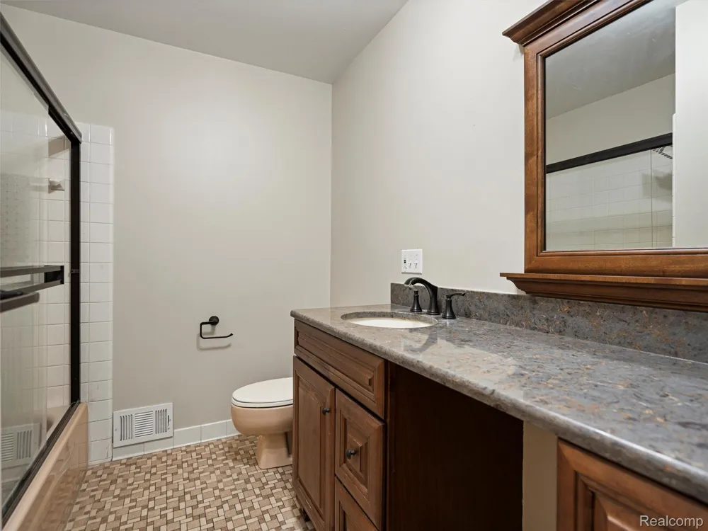 2273 Delano Road Oxford Charter Township, MI 48371